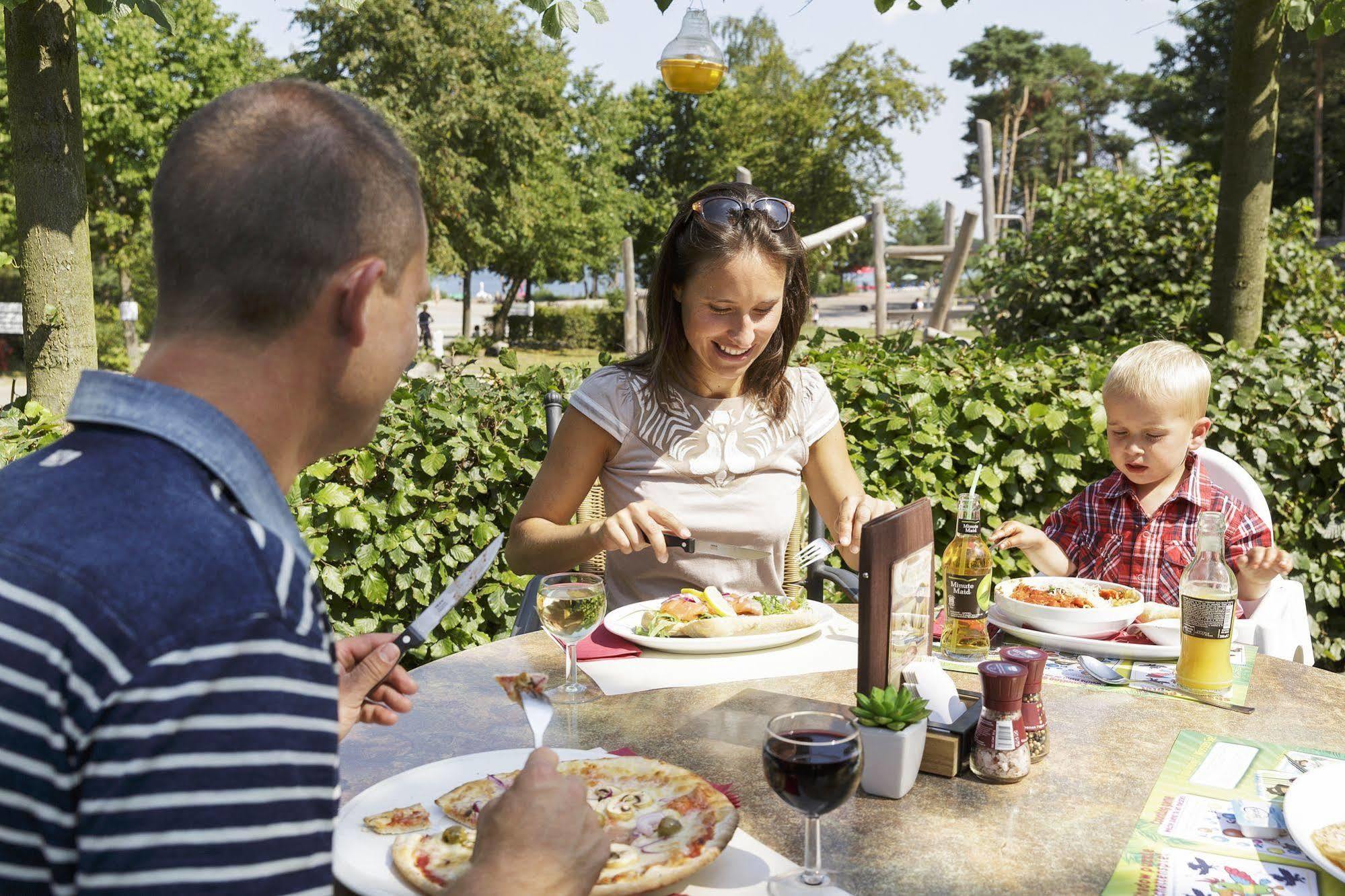 Sunparks Kempense Meren Mol Buitenkant foto